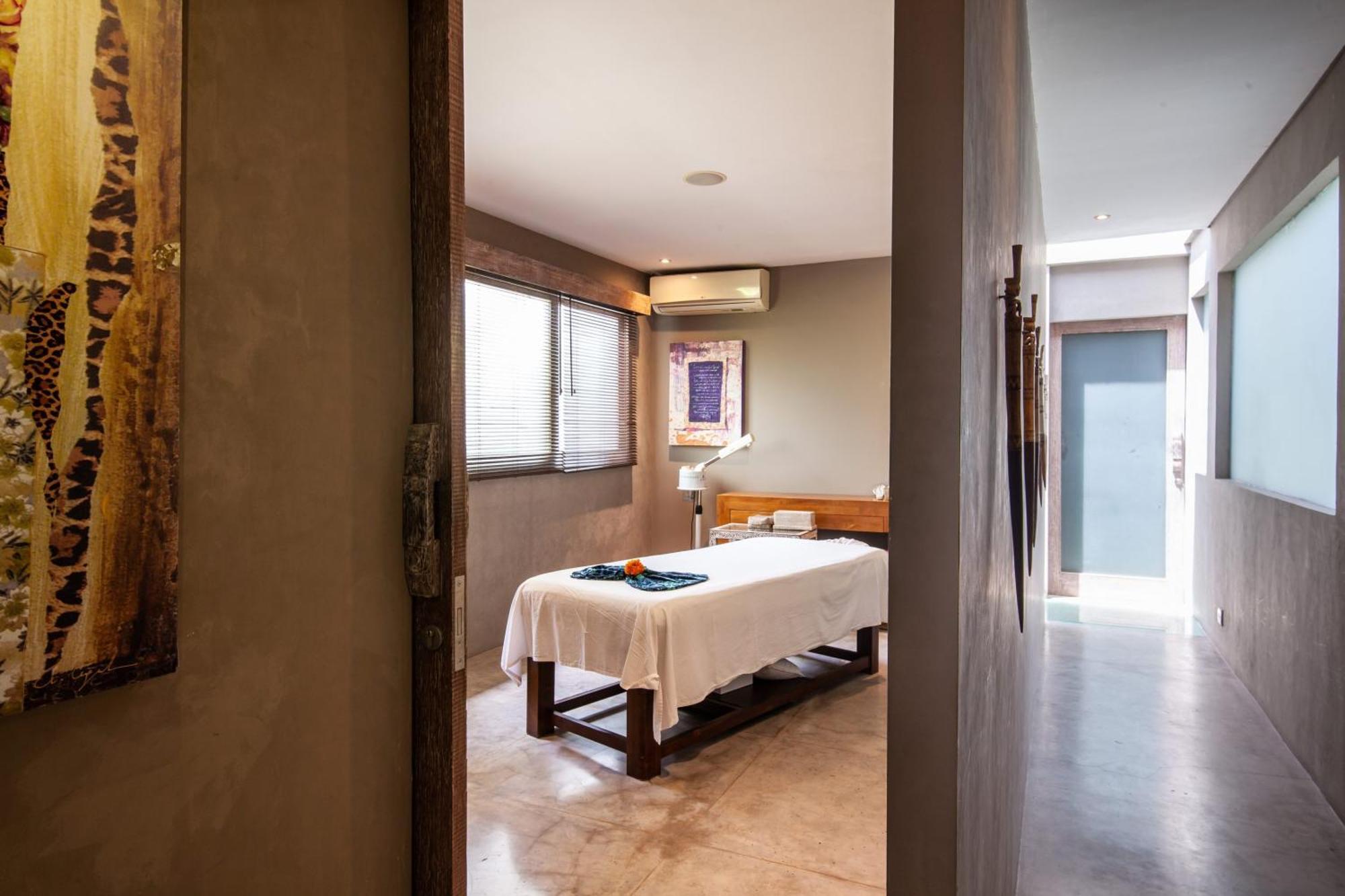 Blue Karma Dijiwa Seminyak Hotel Kültér fotó